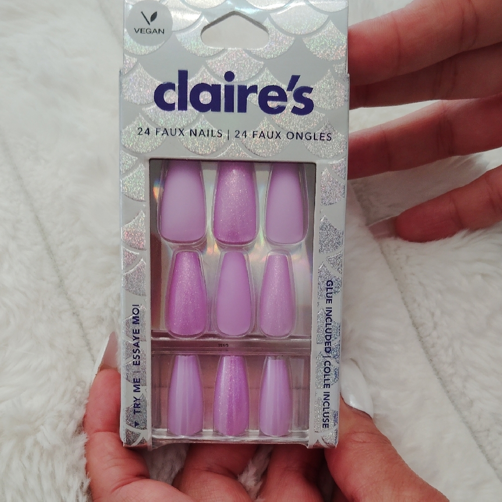 Claire's Lavender Faux Nail Set